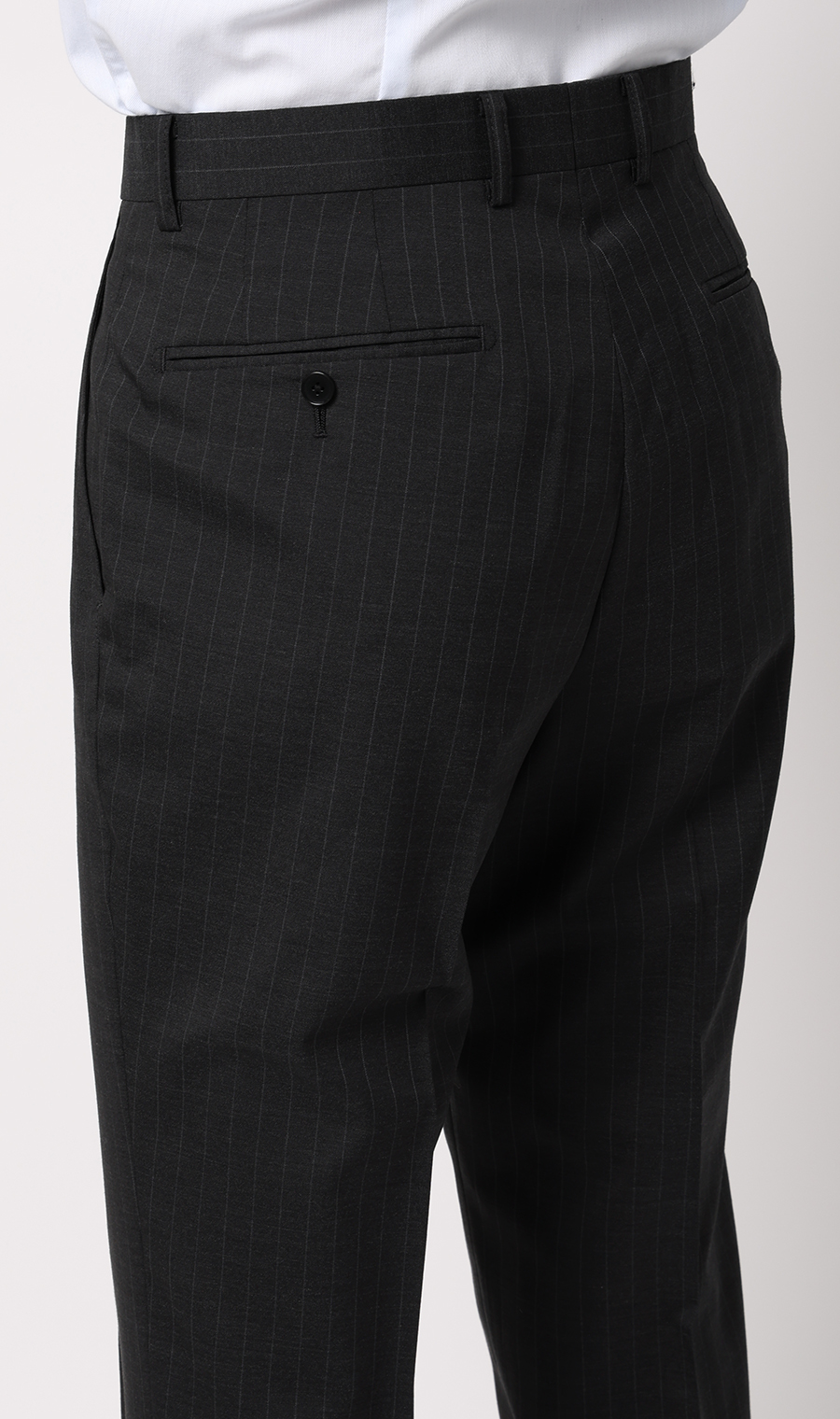 时尚套装 【三件套】 【Plastics Smart】 炭灰色体型:A体 (标准型)，号数 (身高) :4号 (165cm)