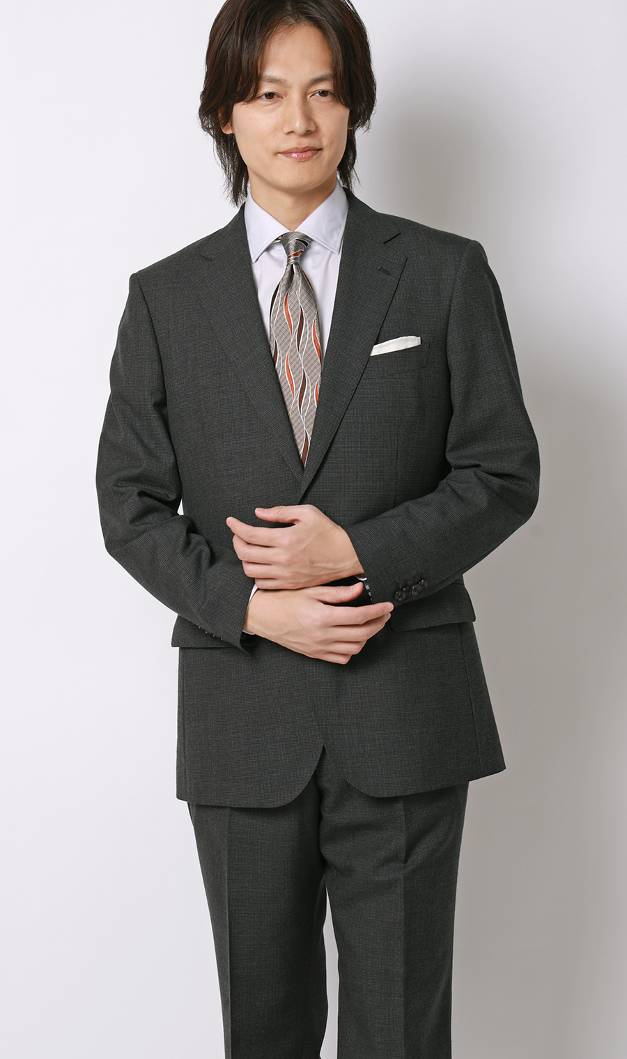 プレミアムスタンダードスーツ【ALFRED BROWN】 チャコール 体型:A体(標準型),号数（身長）:4号(165cm)