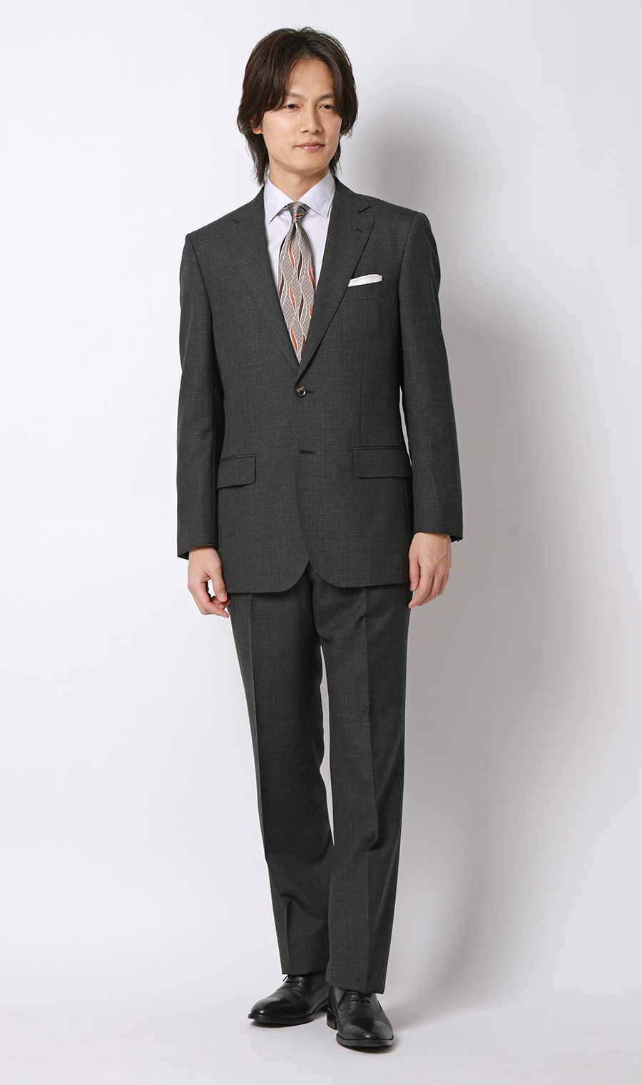 プレミアムスタンダードスーツ【ALFRED BROWN】 チャコール 体型:A体(標準型),号数（身長）:4号(165cm)
