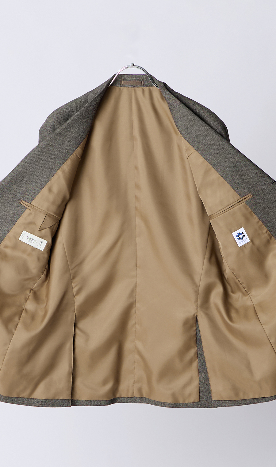 スタイリッシュスーツ【3ボタン段返り】【WEAR SHiFT】 ブラウン 体型:A体(標準型),号数（身長）:4号(165cm)