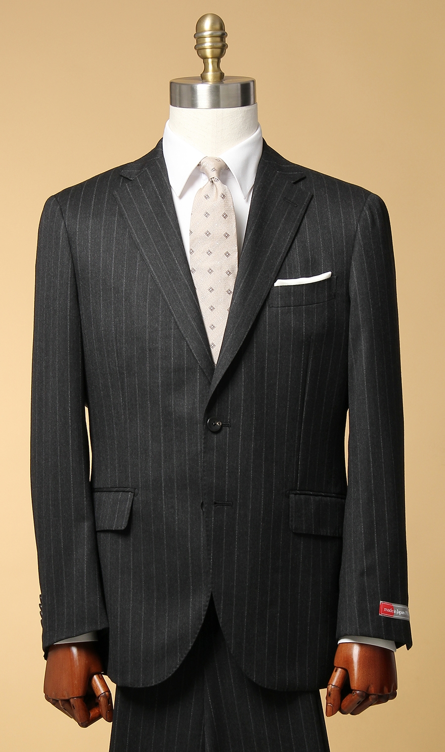 プレミアムスタイリッシュスーツ【御幸毛織】【made in Japan PRIDE】 グレー 体型:AB体(がっちり型),号数（身長）:4号(165cm)