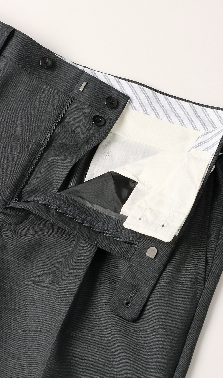 プレミアムスタイリッシュスーツ【E,ZEGNA】【Traveller】 グレー 体型:AB体(がっちり型),号数（身長）:4号(165cm)