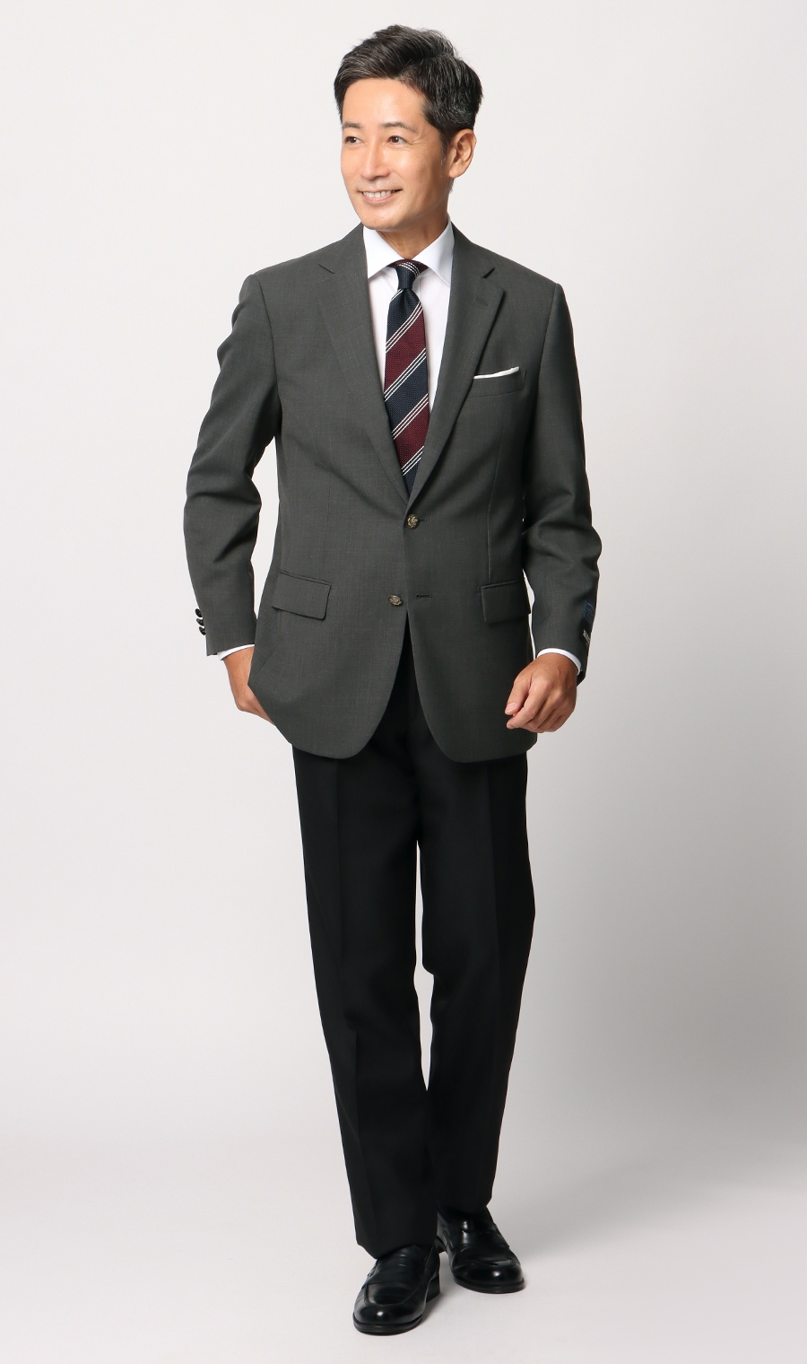 标准外套《金属钮扣》《口袋》灰色体型:A体 (标准型)，号数 (身高) :3号 (160cm)