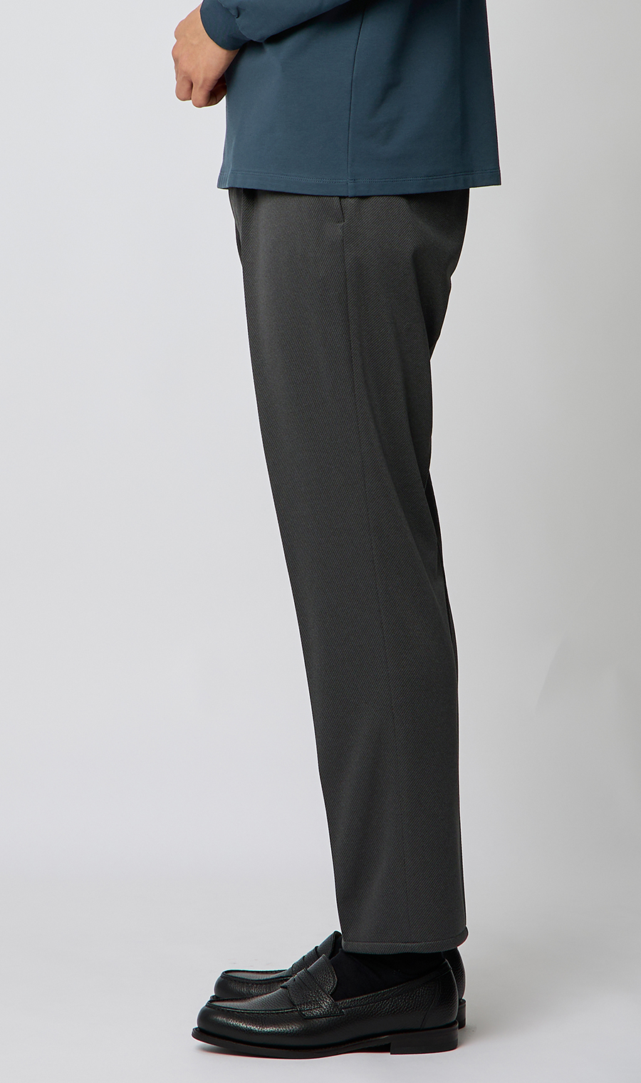 スタイリッシュスラックス【KARUISHI】【＃すごスラ】【セットアップ着用可】【裾上げ済み】 チャコール S