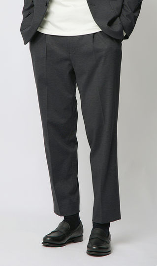 ルーズフィットスラックス【セットアップ着用可】【裾上げ済み】