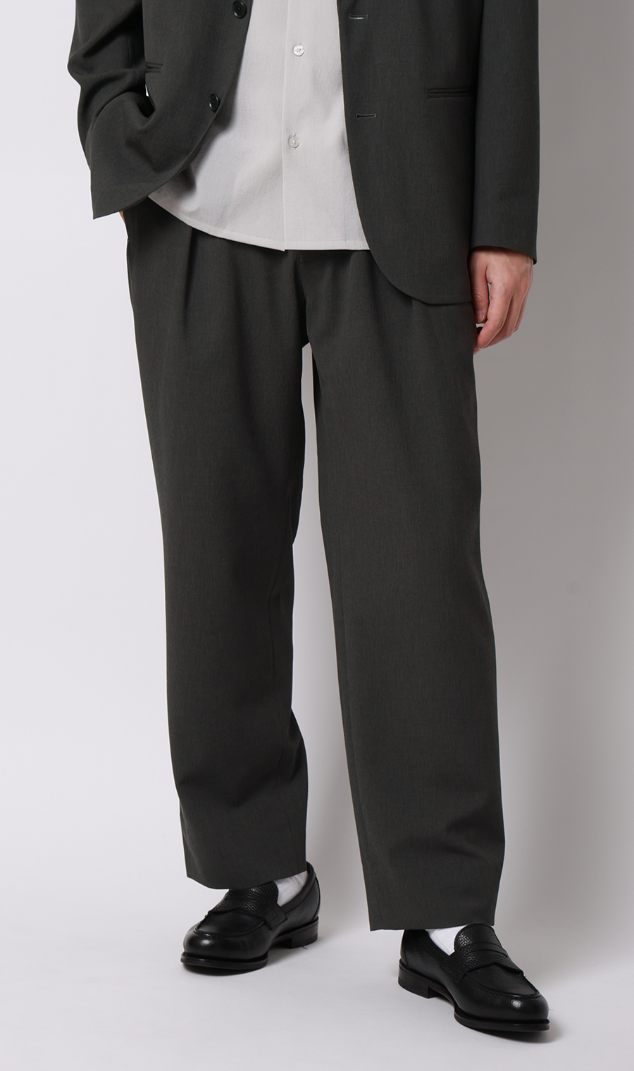 スタイリッシュスラックス【TRABEST Crepe】【セットアップ着用可】【裾上げ済み】 チャコール S