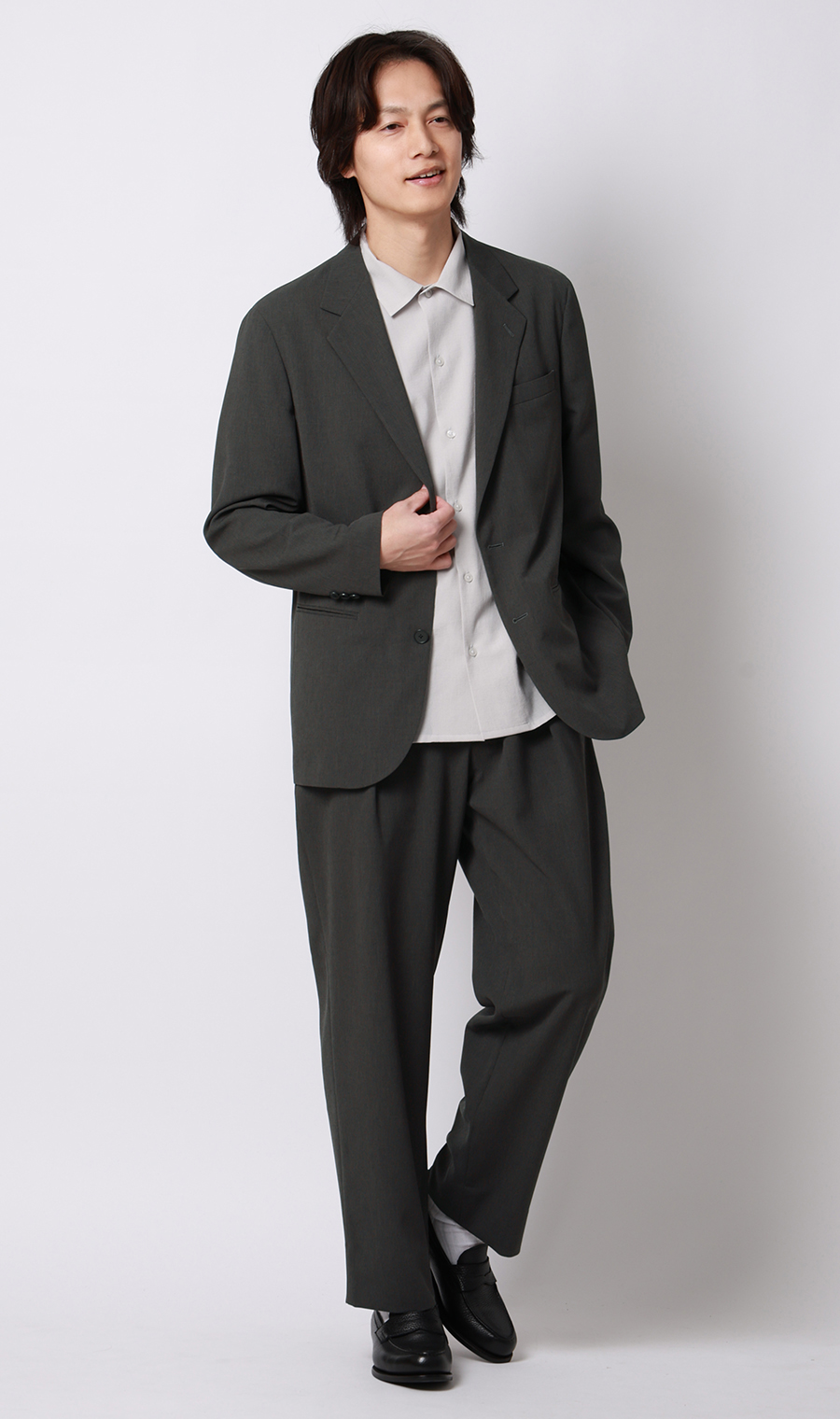 スタイリッシュスラックス【TRABEST Crepe】【セットアップ着用可】【裾上げ済み】 チャコール S