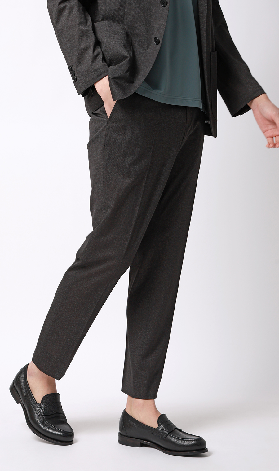 スタイリッシュスラックス【超軽量】【セットアップ着用可】【裾上げ済み】 チャコール M