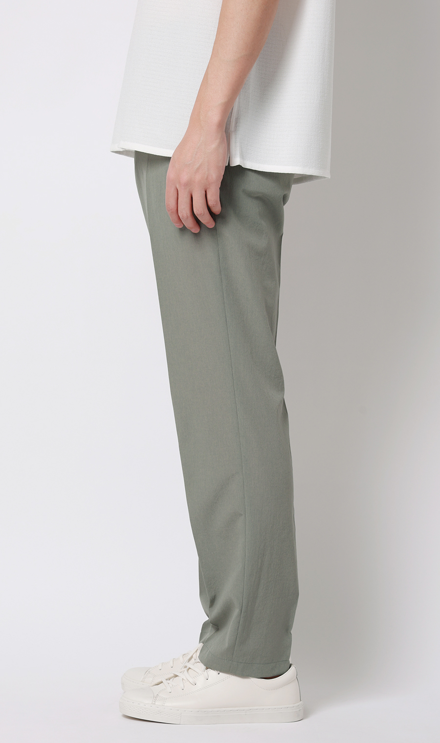 スタイリッシュスラックス【超軽量】【セットアップ着用可】【裾上げ済み】 グリーン M