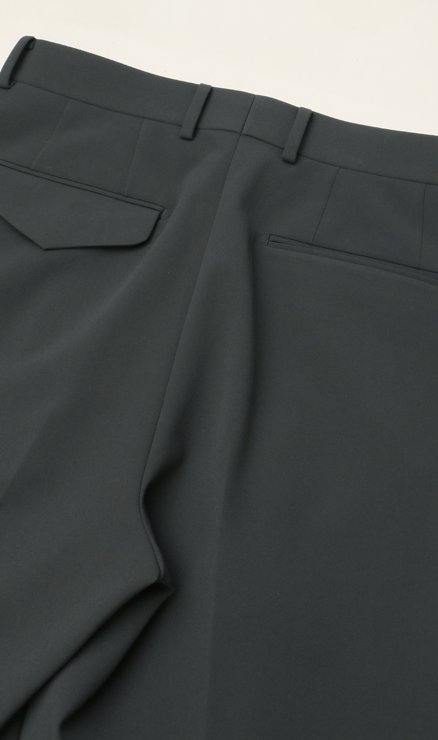 ツープリーツパンツ【2WAYストレッチ】【セットアップ着用可】 ブラック S