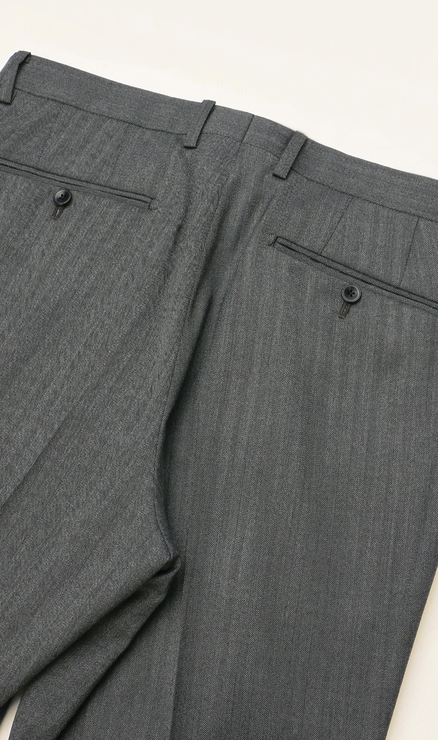 ワンプリーツテーパードパンツ【セットアップ着用可】 グレー S