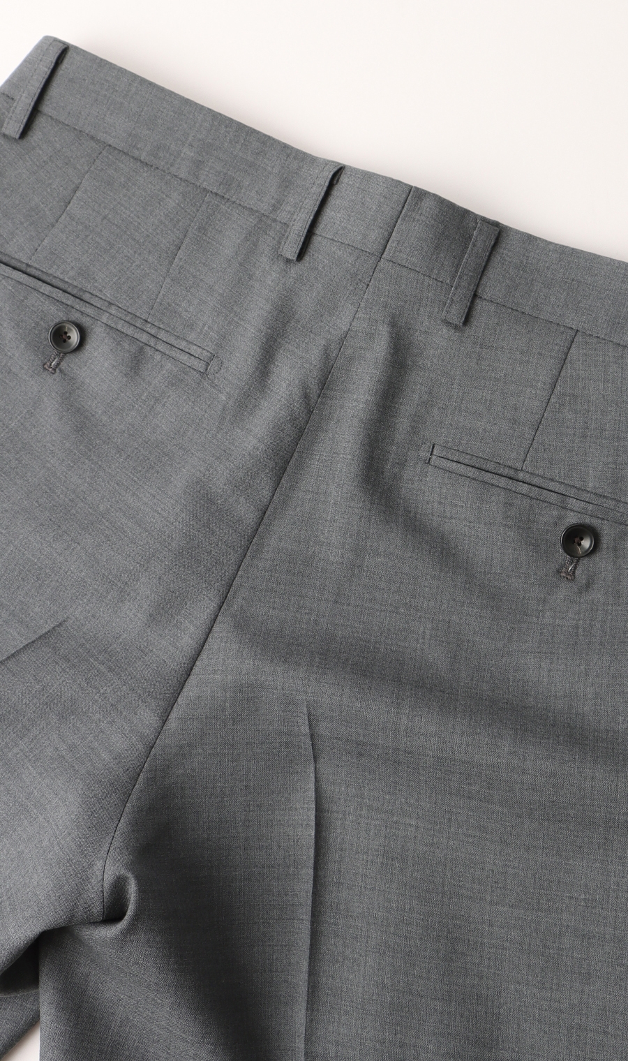 ワンタックテーパードパンツ《裾上げ済み》 グレー S