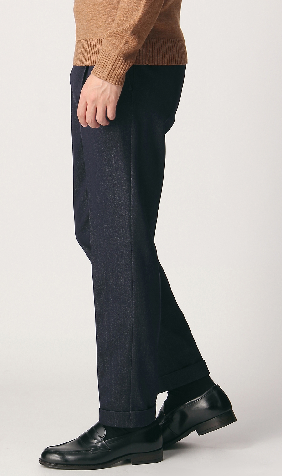 アウトタックテーパードパンツ《裾上げ済み》 ネイビー S