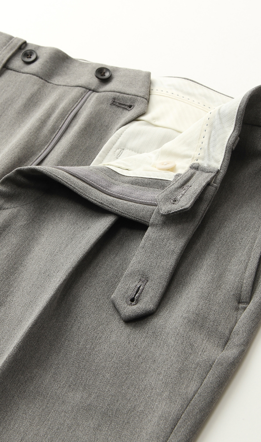 アウトタックテーパードパンツ《裾上げ済み》 グレー S