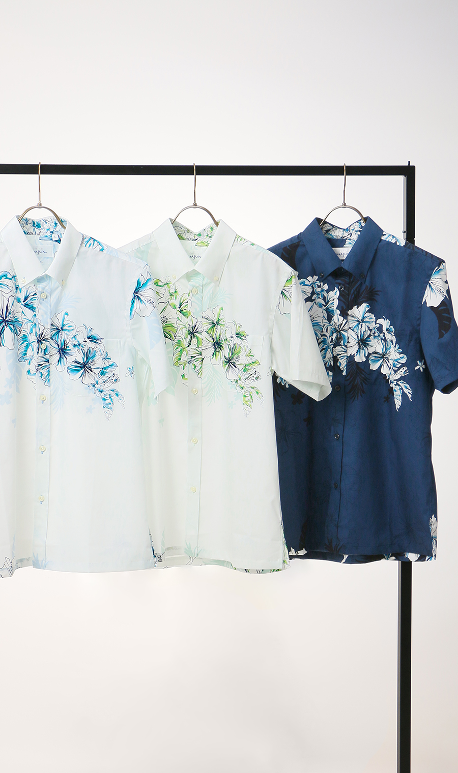 かりゆしウェア【MAJUN】【クリスタリアハイビ】【WEB限定】 ネイビー S