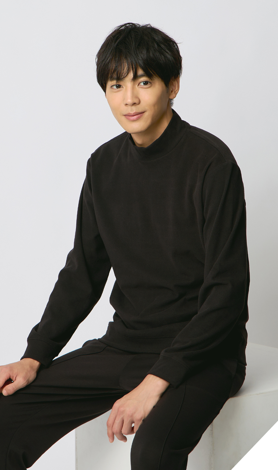 とろリッチ起毛スムースハイネックＴシャツ ブラック S