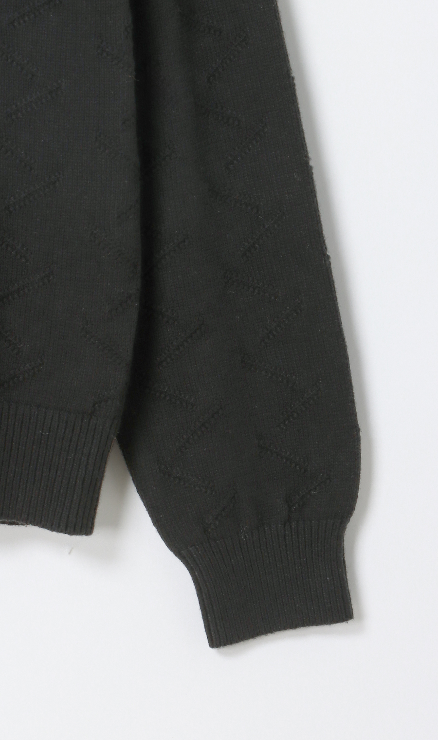 タートルネックニット【ジグザグパターン】 ブラック S