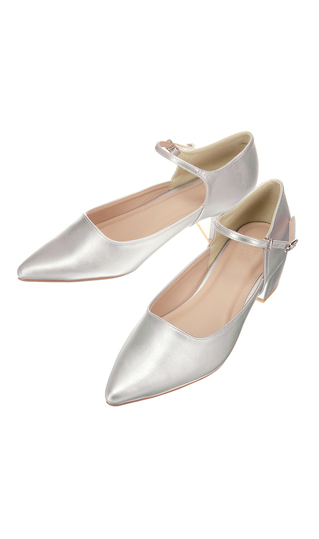 Pointed toe pumps [ankle strap]
