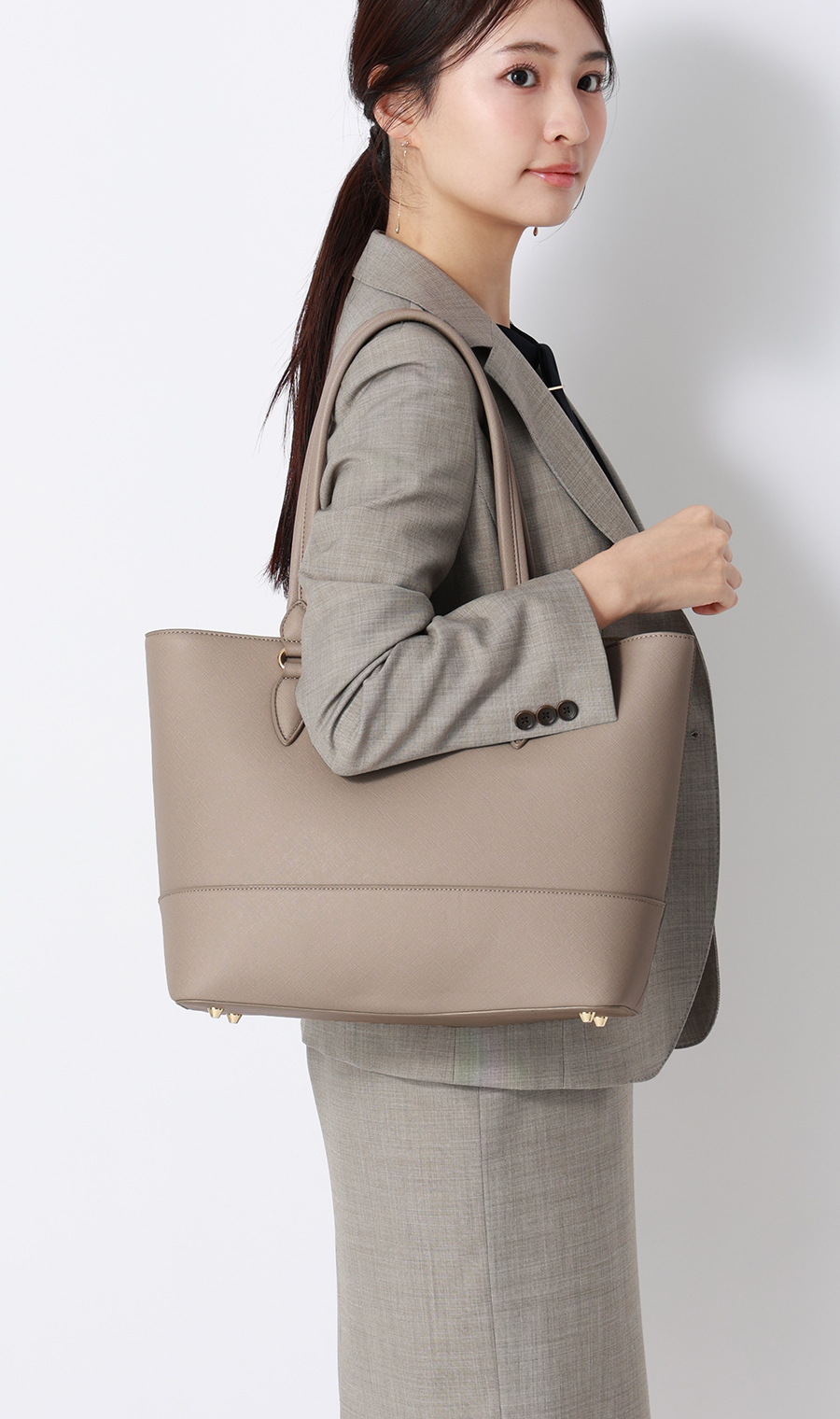 ■サフィアーノ調トートバッグ【A4サイズ】【軽量】 グレージュ 0