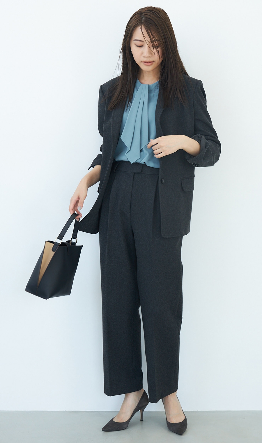 ツータックストレートパンツ《セットアップ着用可》《WEB限定》《裾上げ済み》 グレー系 S