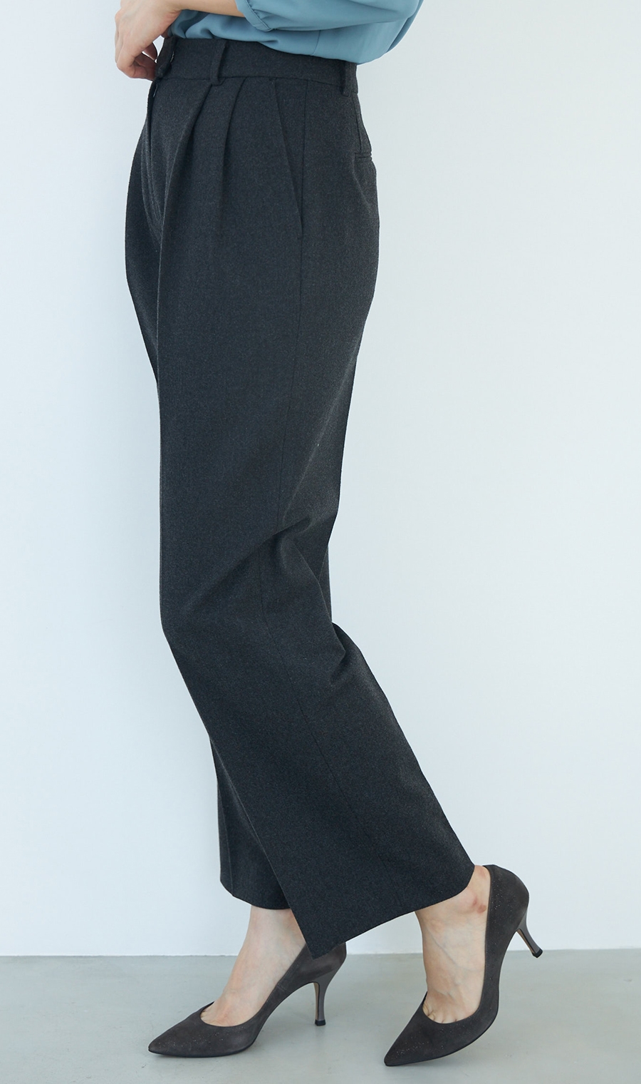 ツータックストレートパンツ《セットアップ着用可》《WEB限定》《裾上げ済み》 グレー系 S