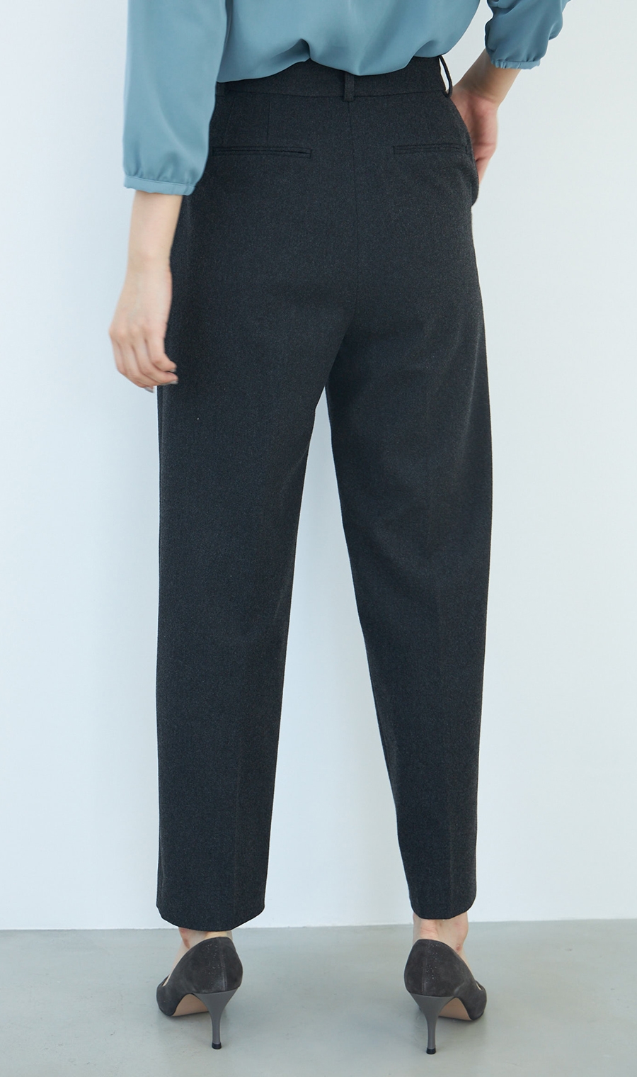 ツータックストレートパンツ《セットアップ着用可》《WEB限定》《裾上げ済み》 グレー系 S