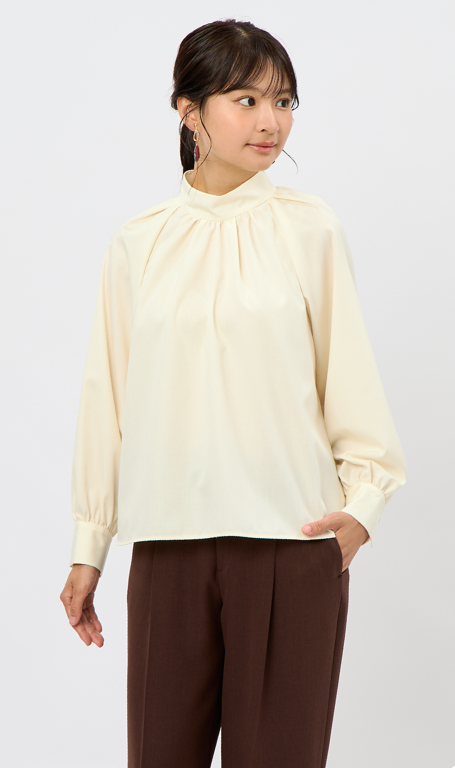 ハイネックギャザーブラウス【長袖】 クリーム M