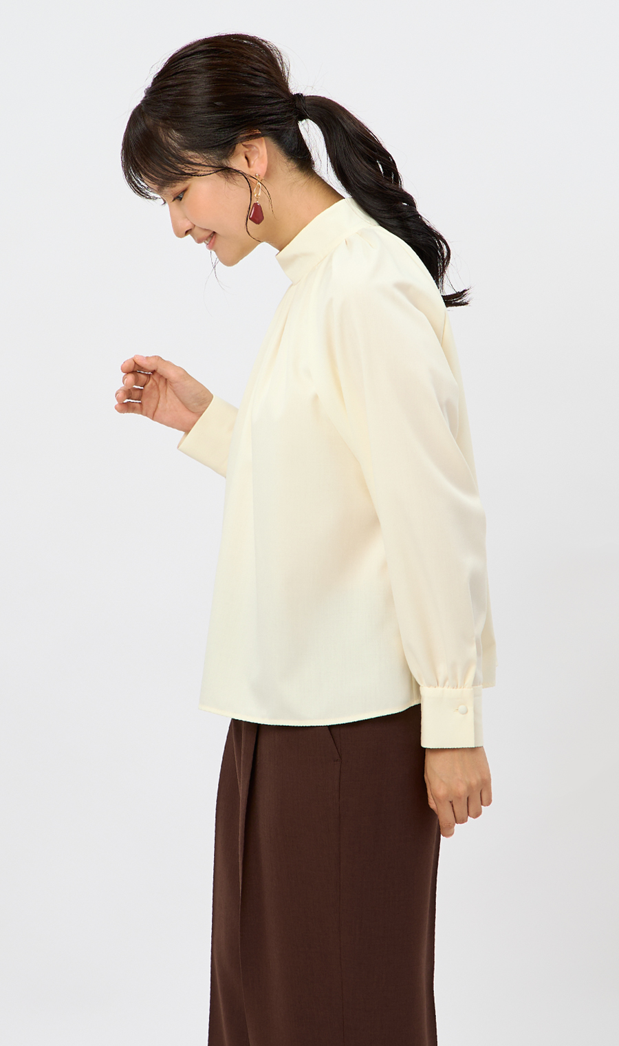 ハイネックギャザーブラウス【長袖】 クリーム M