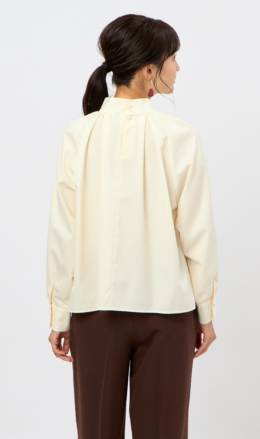 ハイネックギャザーブラウス【長袖】 クリーム M