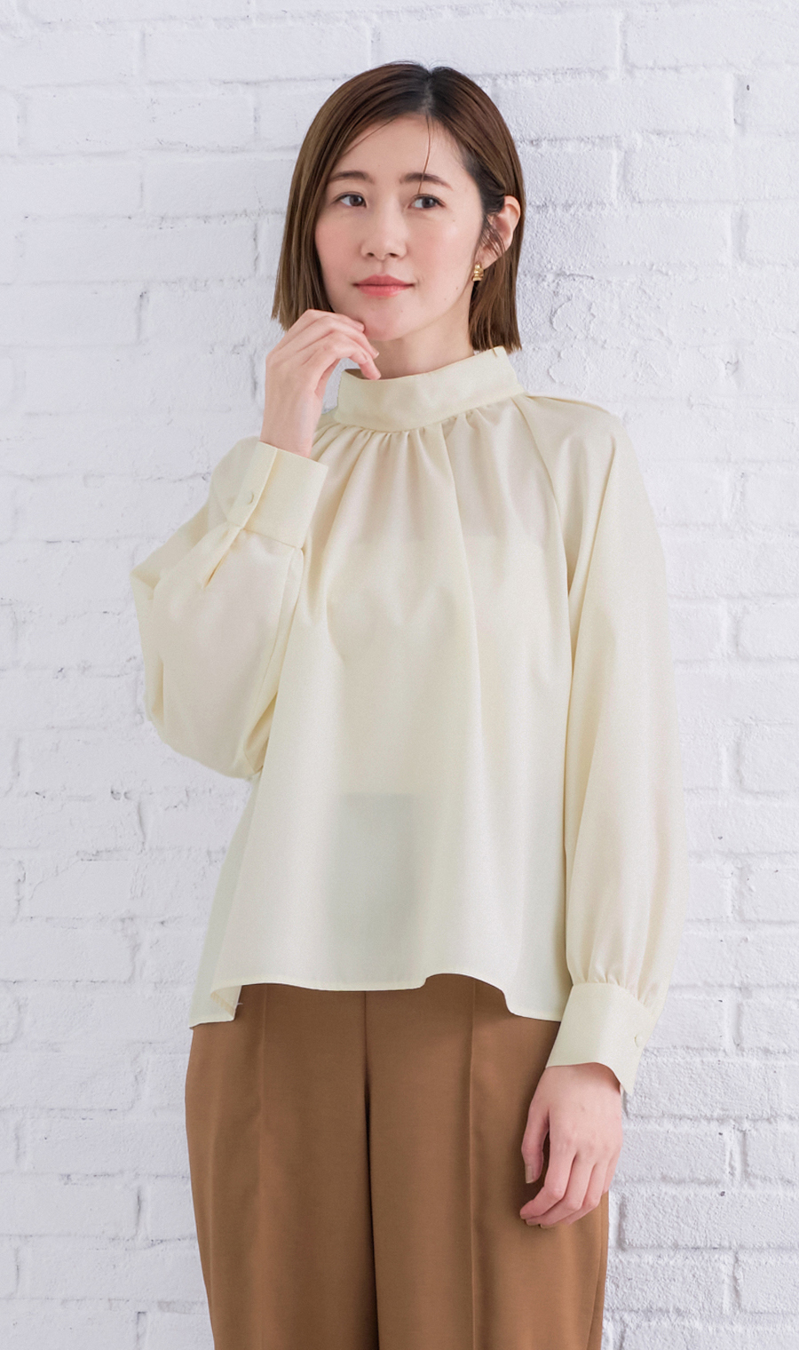 ハイネックギャザーブラウス【長袖】 クリーム M