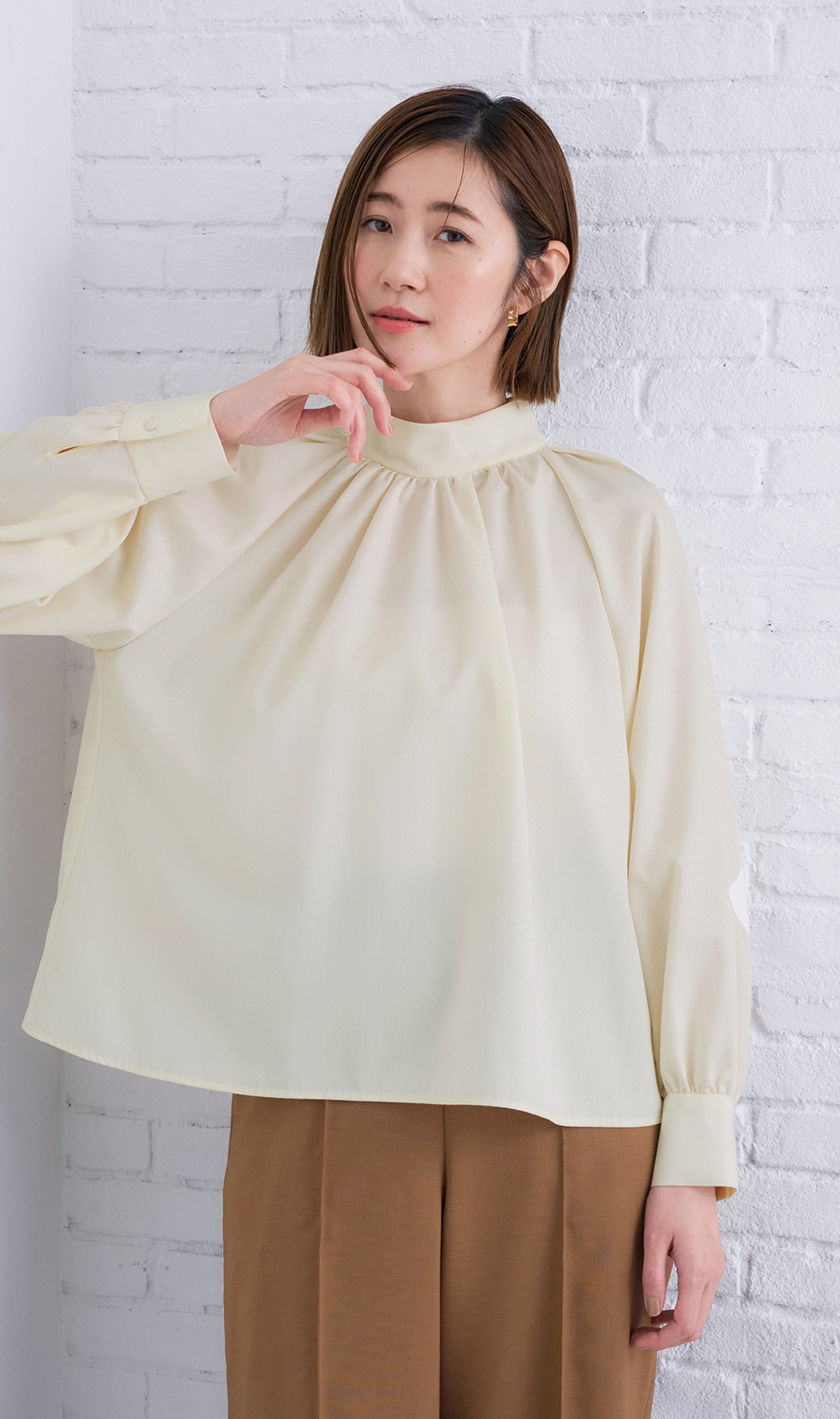 ハイネックギャザーブラウス【長袖】 クリーム M