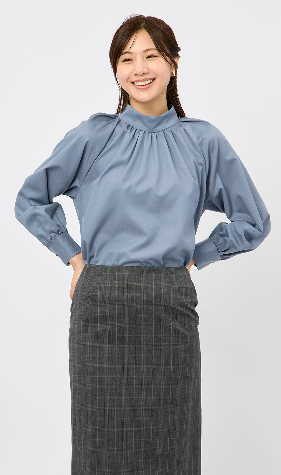 【美品】our 頼れるギャザーブラウス 薄い青 長袖シャツ ギャザー入り ハイネックギャザーブラウス【長袖】 (ABL25145-22) | ANCHOR