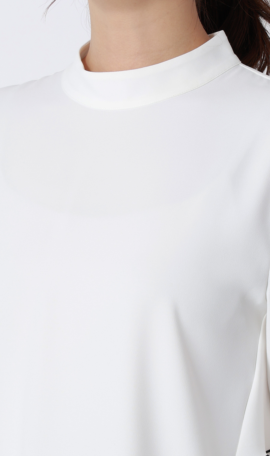 ハイネックバックコンシャスブラウス【長袖】 ホワイト M