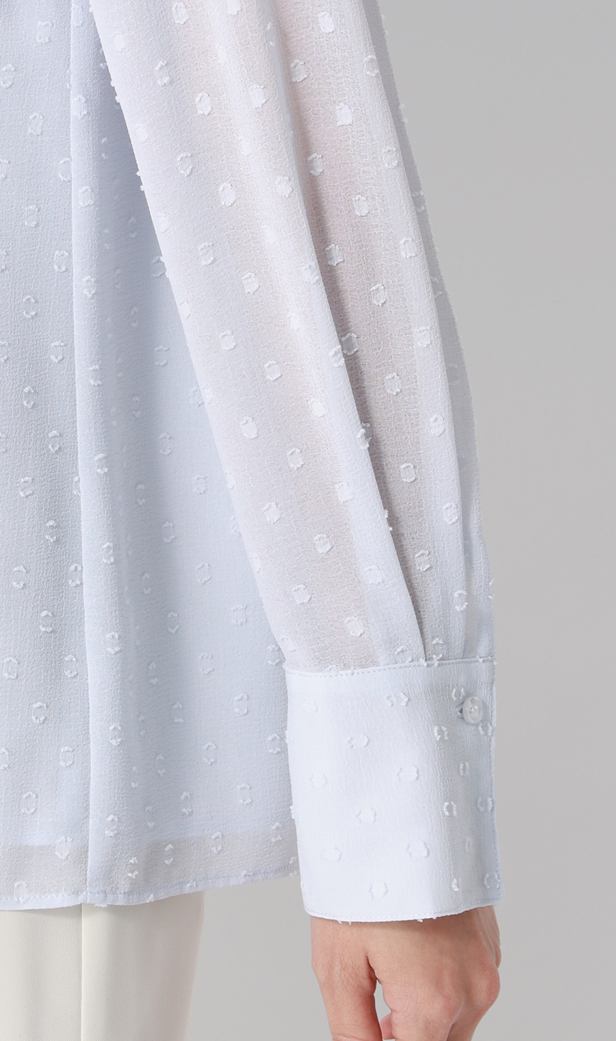 バンドカラーカットジャガードブラウス【長袖】 サックス S