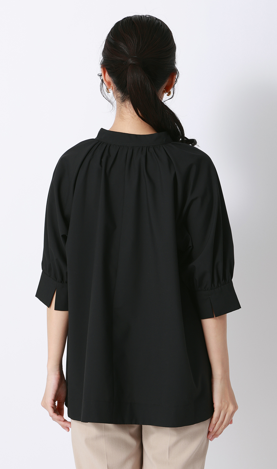 ハイネックギャザーリボンブラウス【5分袖】 ブラック M