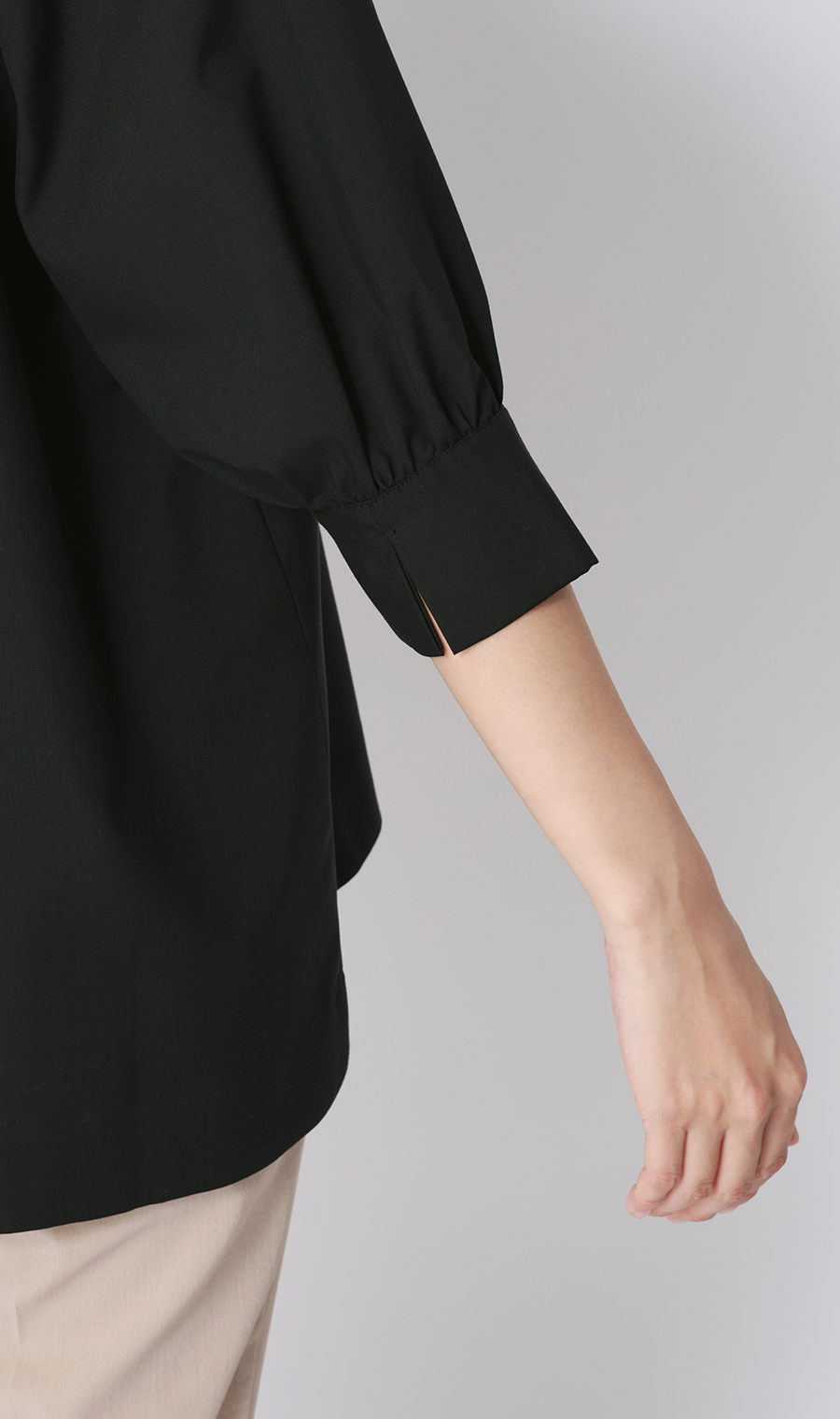 ハイネックギャザーリボンブラウス【5分袖】 ブラック M