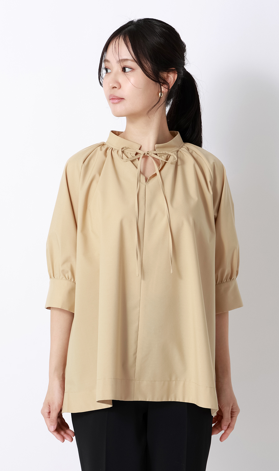 ハイネックギャザーリボンブラウス【5分袖】 ベージュ M