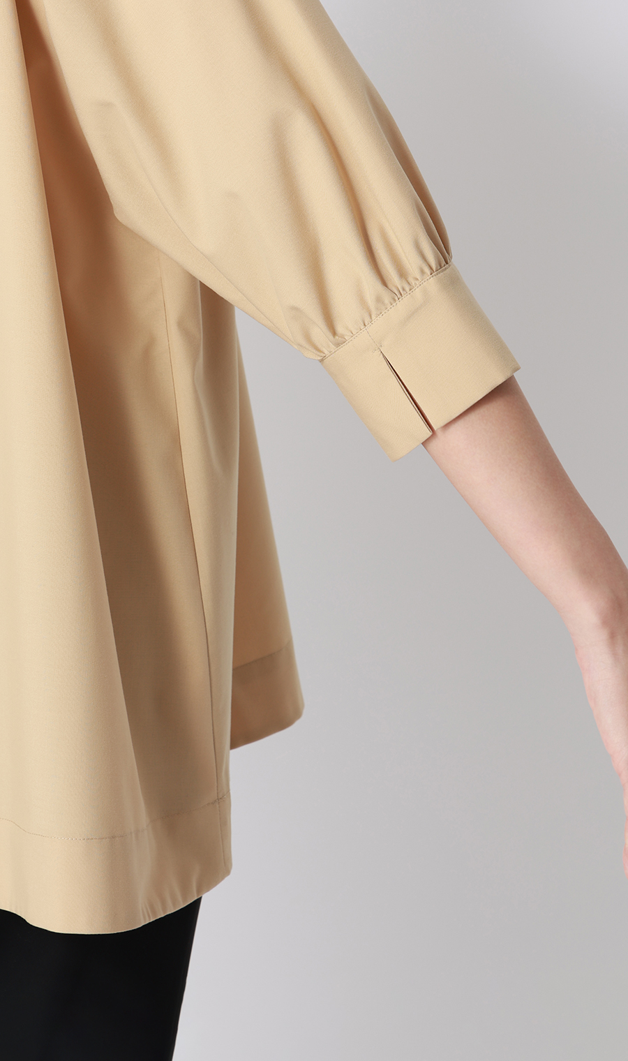 ハイネックギャザーリボンブラウス【5分袖】 ベージュ M