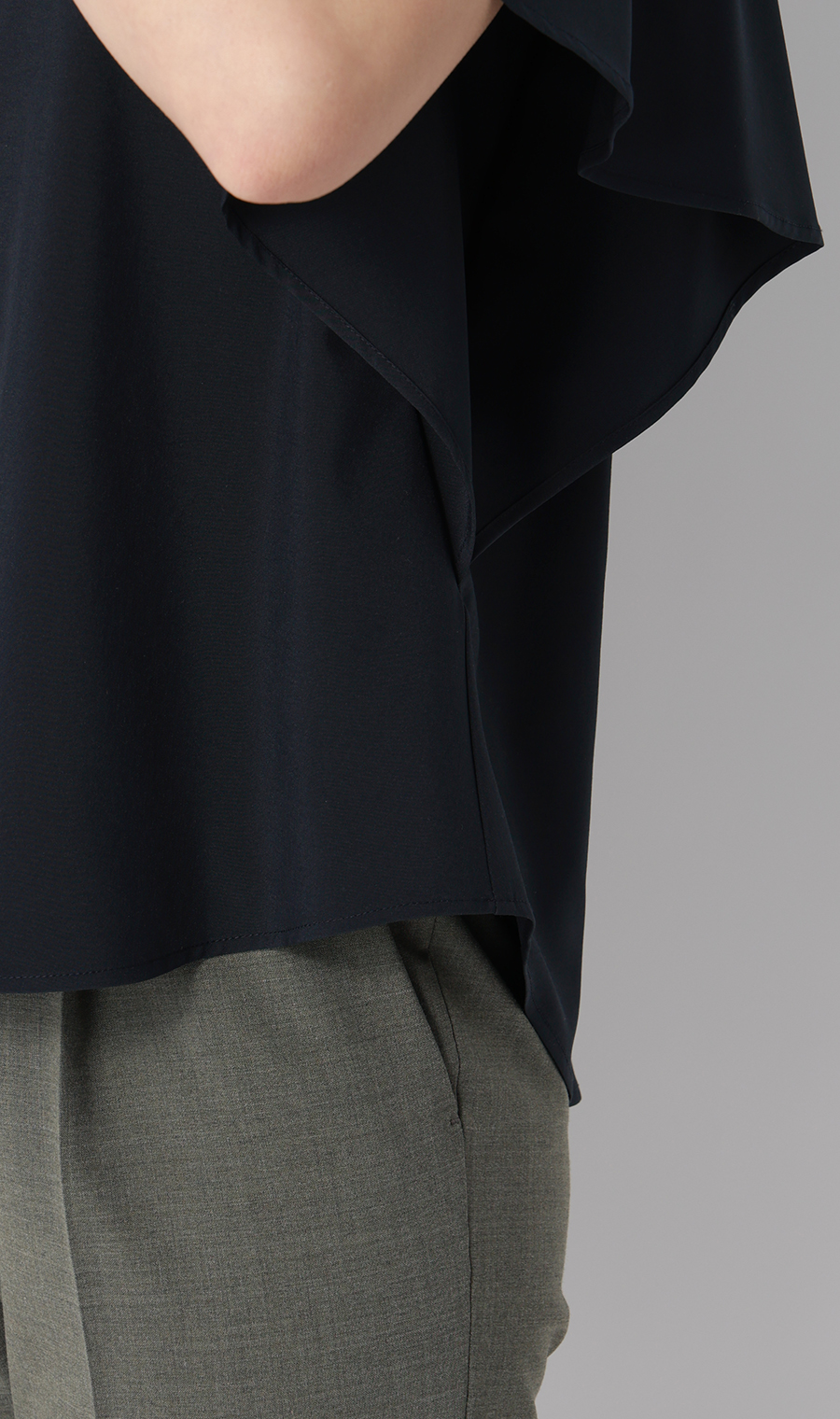 フレアスリーブブラウス【半袖】 ネイビー M