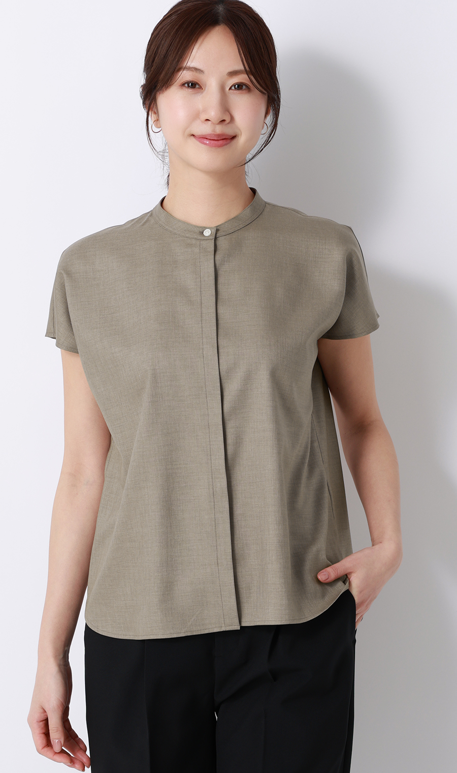 ■バンドカラーブラウス【セットアップ着用可】【WEB限定】 ベージュ M