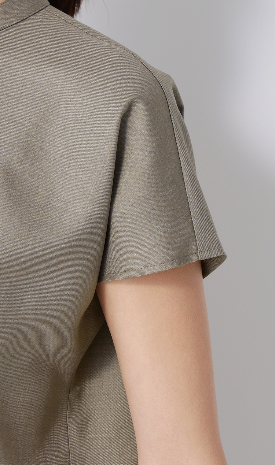 ■バンドカラーブラウス【セットアップ着用可】【WEB限定】 ベージュ M