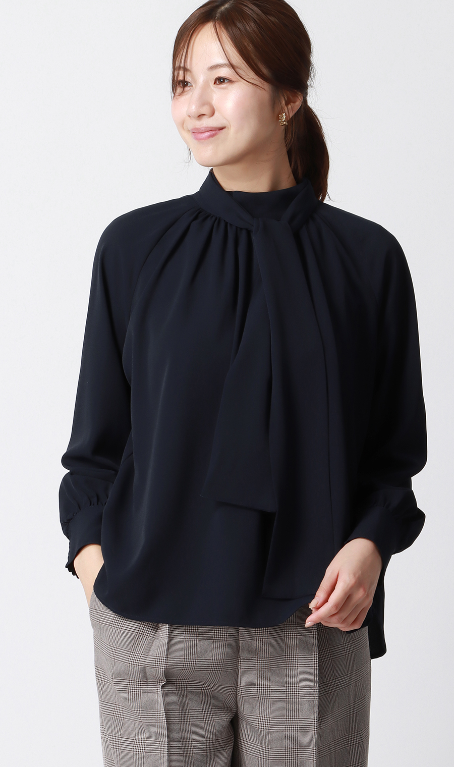 ハイネックボウタイブラウス【2WAY】【長袖】【WEB限定】 ネイビー M
