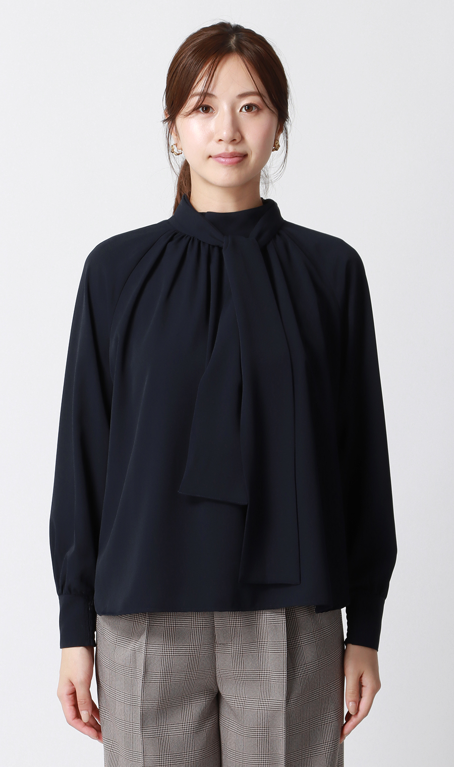 ハイネックボウタイブラウス【2WAY】【長袖】【WEB限定】 ネイビー M