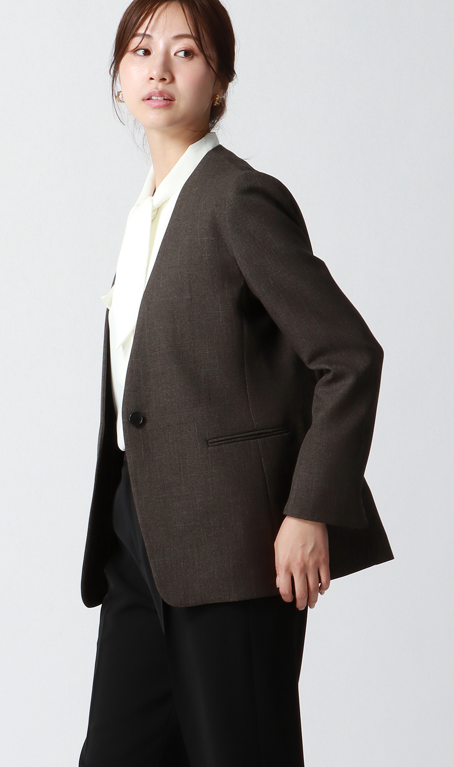 アシンメトリーフリルブラウス【長袖】【WEB限定】 ホワイト M