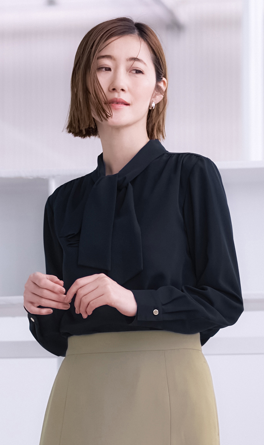 アシンメトリーフリルブラウス【長袖】【WEB限定】 ネイビー M