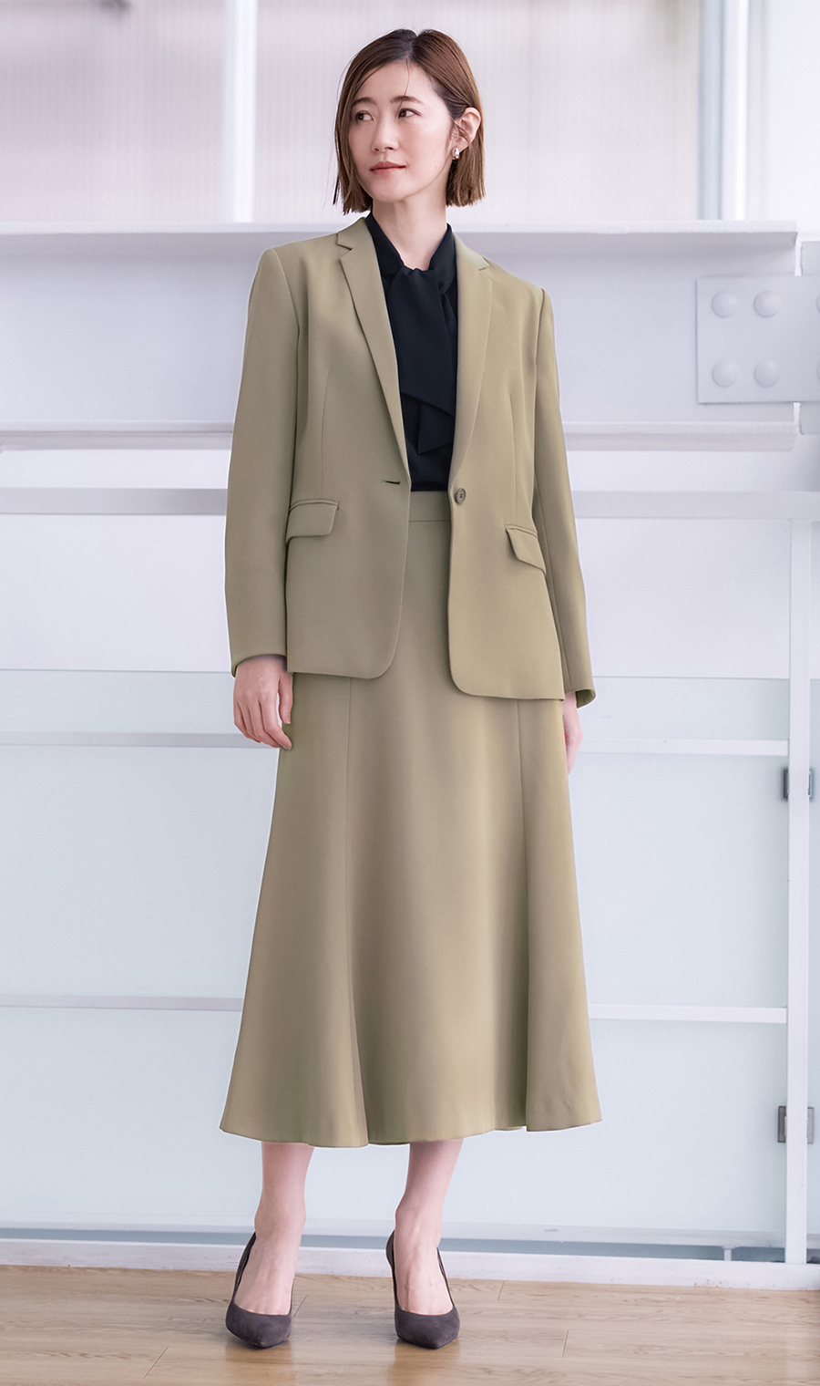 アシンメトリーフリルブラウス【長袖】【WEB限定】 ネイビー M