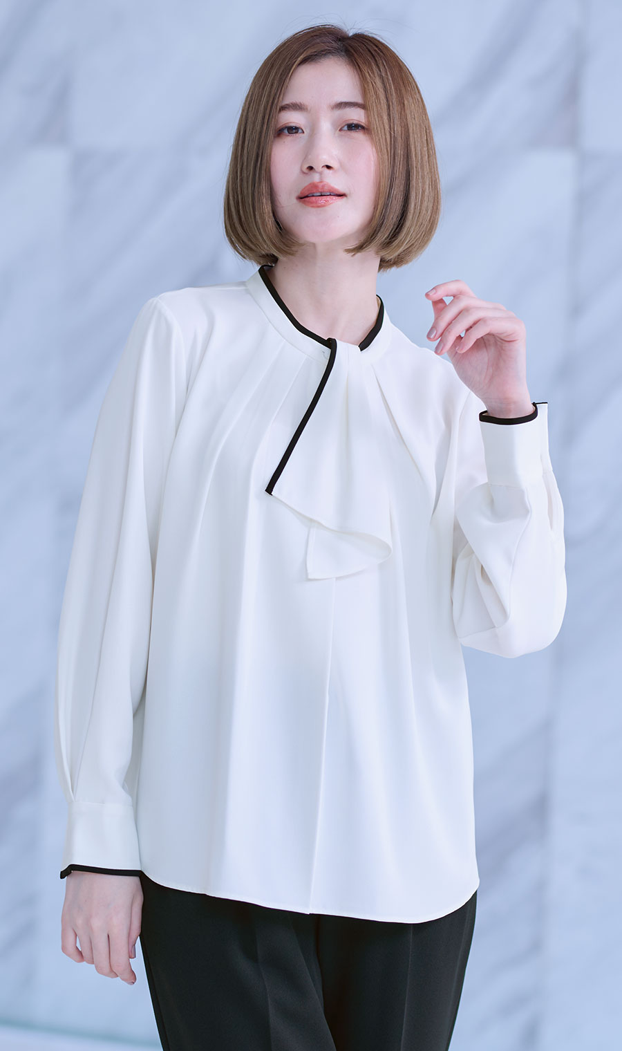 【週替わり_レディース】ライン配色フリルタイブラウス【長袖】【2WAY】 ホワイト S