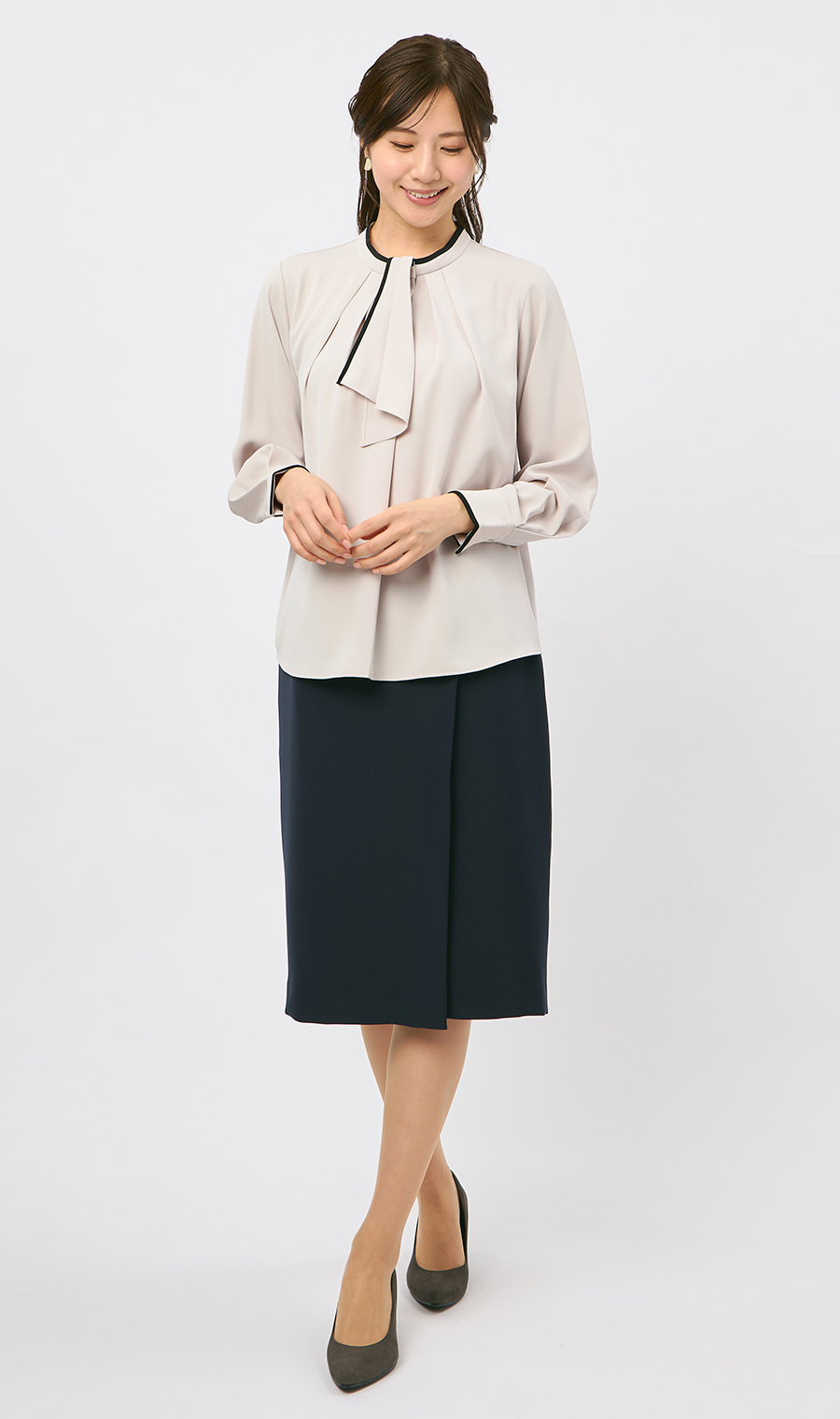 【週替わり_レディース】ライン配色フリルタイブラウス【長袖】【2WAY】 ベージュ S