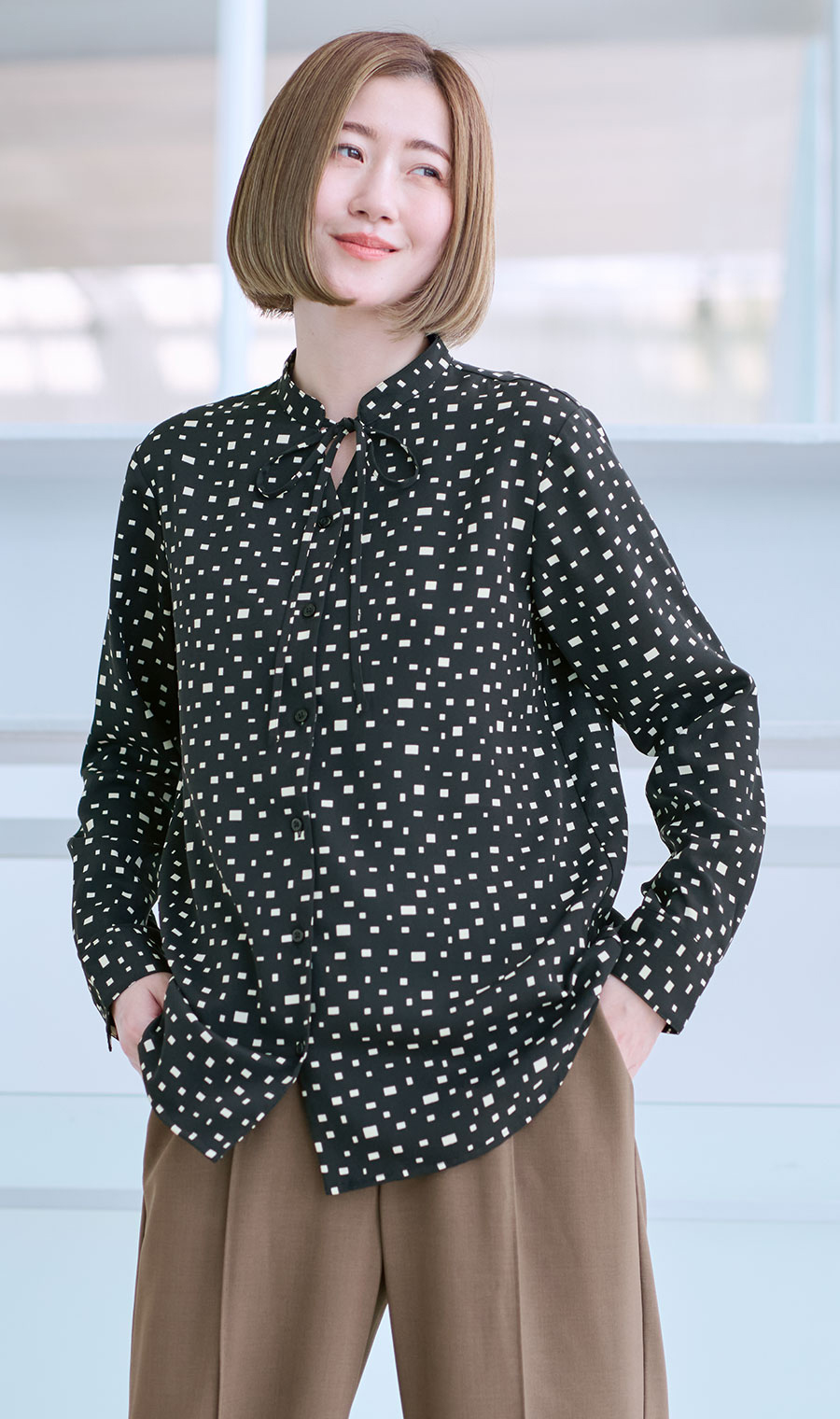 【週替わり_レディース】プリントバンドカラーリボンブラウス【長袖】 ブラック S