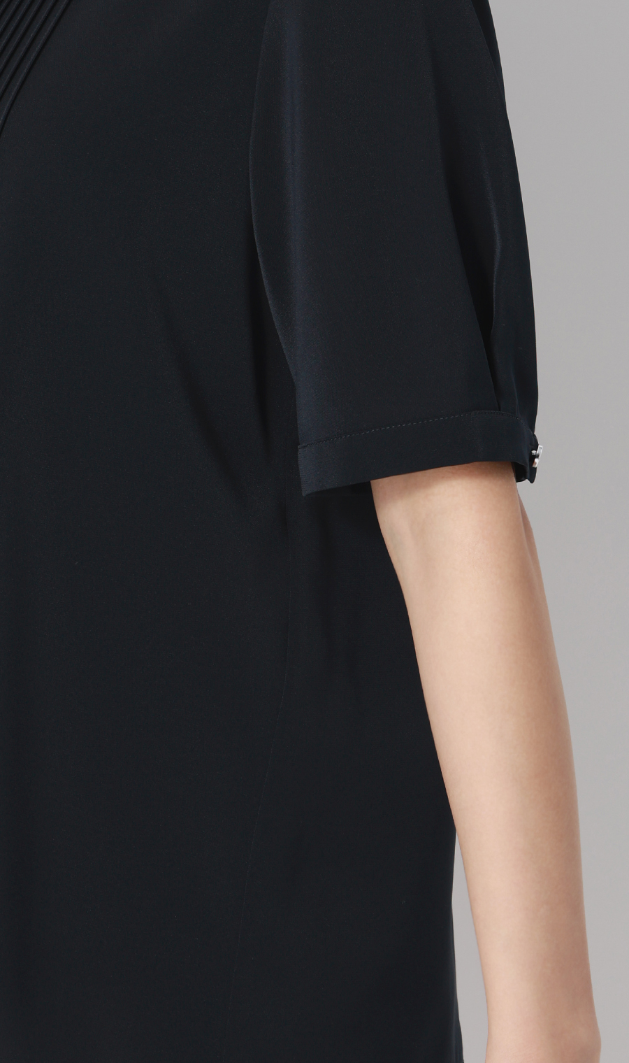 ピンタックブラウス【半袖】 ネイビー S